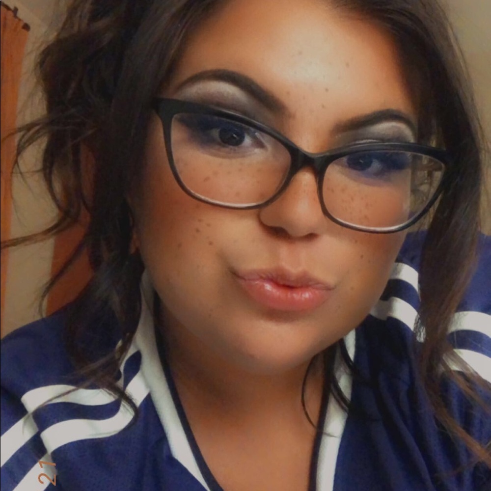 Meet your Posher, Jasmine